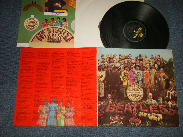 画像1: The BEATLES - SGT. PEPPERS LONELY HEARTS CLUB BAND : With CUT OUTS & Without/NO INNER SLEEVE (Matrix #A)XEX 637-1  1 HO B)XEX 638-1  4 OL) (Ex++/Ex+++ Looks:Ex++) / 1967 UK ENGLAND ORIGINAL "YELLOW Parlophone  Label" MONOUsed LP 