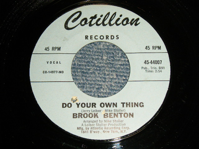 画像1: Brook Benton - A)I Just Don't Know What To Do With Myself  B)Do Your Own Thing (E+++/Ex+++ BB) / 1968 US AMERICA ORIGINAL Used 7" SINGLE 