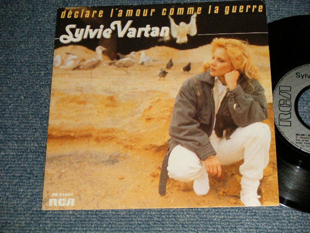 画像1: SYLVIE VARTAN シルヴィ・バルタン - A)Déclare L'amour Comme La Guerre   B)En Direct (Ex++/MINT- SWOBC)  / 1984 FRANCE FRENCH ORIGINAL Used 7" 45rpm Single with PICTURESLEEVE 