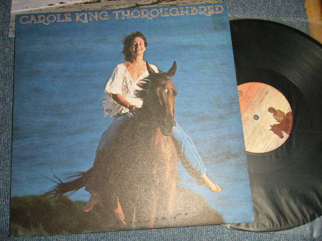 画像1: CAROLE KING -THOROUGHBRED (With CUSTOM INNET)  (Matrix #A) ODE SP77068 (RE-1) P1 B)ODE SP77068-M5 EX  ∆20310-x MR) "MONARCH Press in CALIFORNIA Press" (MINT-/MINT-) / 1975 US AMERICA ORIGINAL Used LP 