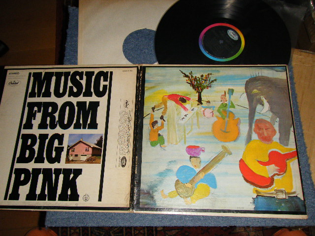 画像1: THE BAND - MUSIC FROM BIG PINK (Matrix #A)SKAO-1-2955-B2 IAM in TRAIANGLE B) SKAO2-2955-A1 IAM in TRAIANGLE) "SCRANTON Press in PENNSYLVANIA" (Ex+/Ex+ EDSP)) / 1968 US AMERICA ORIGINAL 1st Press "BLACK with RAINBOW RING LABEL" "MFD. BY CAPITOL RECORDS, INC. U.S.A.T:M. [CAPITAL LOGO] • MARCA REG. • U.S. PAT. NO. 2,631,859" "Rare Large STEREO Printed on Label" 1st Press "Full Member credit Label" 2nd press "With 'B.D. 1968' Credit at FRONT COVER's BOTTOM" Used LP