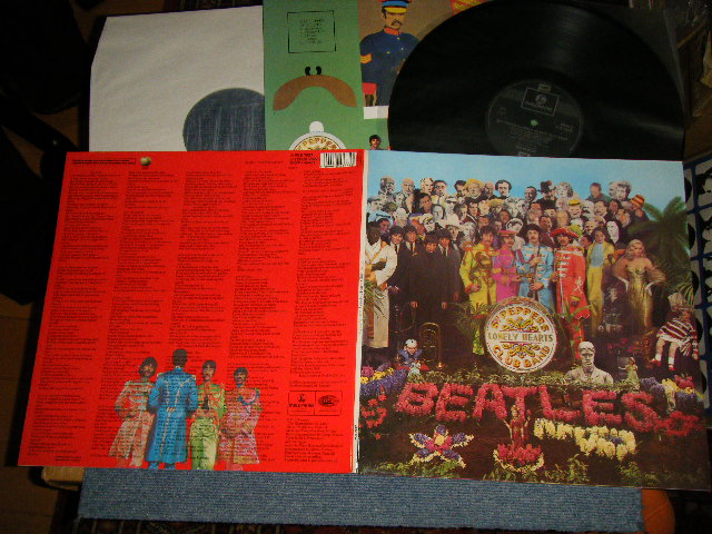 画像1: The BEATLES -  SGT. PEPPERS LONELY HEARTS CLUB BAND (With CUT OUTS) (Matrix #A)YEX 637-7-1-2 B)YEX 638-7-1-2) (MINT-/MINT-) / 1988?? Version UK ENGLAND "WHITE Parlophone & 2 EMI Label" "With BARCORD on BACK COVER" Used LP 