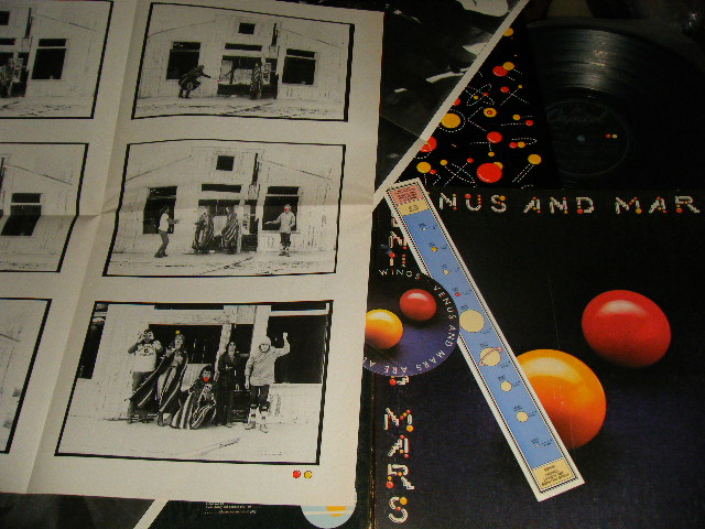 画像1: WINGS PAUL McCARTNEY - VENUS AND MARS (With CUSTOM INNER SLEEVE) (with 2 TWO Poster & 2 TWO xStickers) (Matrix #A)1U/B)1U) (Ex+++/Ex+++ Looks:MINT-)  /  1975 UK ENGLAND ORIGINAL  Used LP 