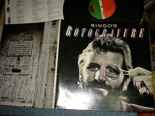 画像1: RINGO STARR - RINGO'S ROTOGRAVURE (With CUSTOM INNER SLEEVE) (RICHMOND Press)  (MINT-/MINT- CUT OUT) / 1976 US AMERICA ORIGINAL Used LP