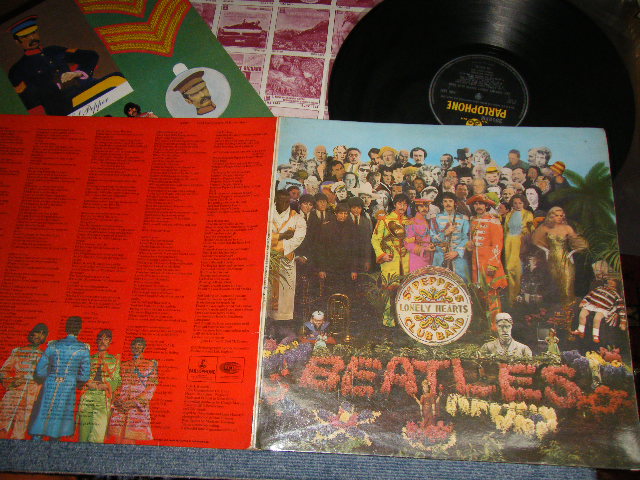 画像1: The BEATLES - SGT. PEPPERS LONELY HEARTS CLUB BAND (With CUT OUTS / Without/NO INNER SLEEVE ...NEVER HAS?) (Matrix #A)XEX 637-1 3 7 MMG B)XEX 638-1  7 MRM) (Ex+++/Ex+++ B-6:Ex) / 1967 UK ENGLAND ORIGINAL "YELLOW Parlophone  Label" MONO Used LP 