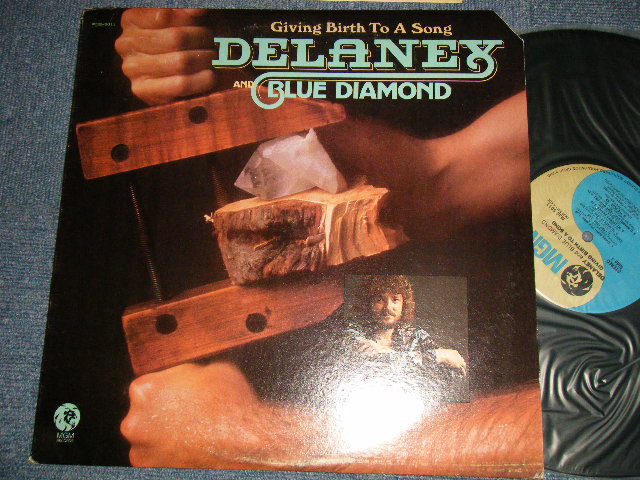 画像1: DELANEY & BLUE DIAMOND - GIVING BIRTH TO A SONG (Ex++/MINT- CUT OUT) / 1975 US AMERICA ORIGINAL Used LP  