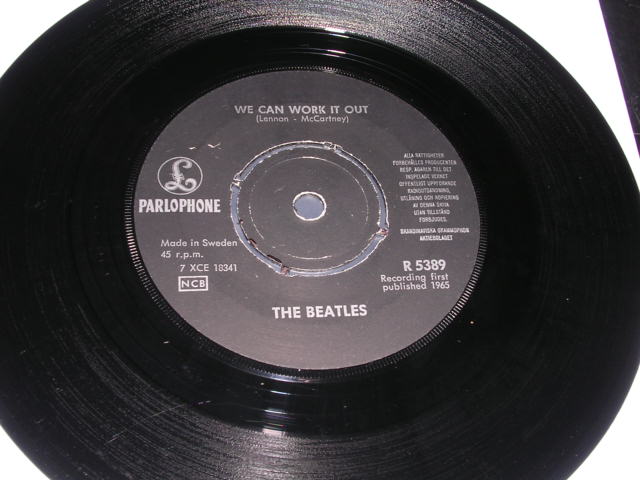 画像: THE BEATLES - WE CAN WORK IT OUT  ( Ex++/Ex+++ ) / 1965 SWEDEN ORIGINAL "BLACK Label" Used 7" Single With PICTURE SLEEVE 