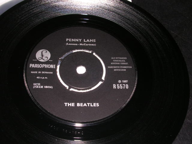 画像: THE BEATLES - STRAWBERRY FIELDS FOREVER   / 1967 DENMARK ORIGINAL 7"Single With UK EXPORT PICTUER SLEEVE