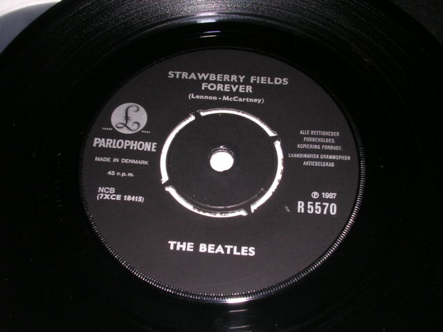 画像: THE BEATLES - STRAWBERRY FIELDS FOREVER   / 1967 DENMARK ORIGINAL 7"Single With UK EXPORT PICTUER SLEEVE