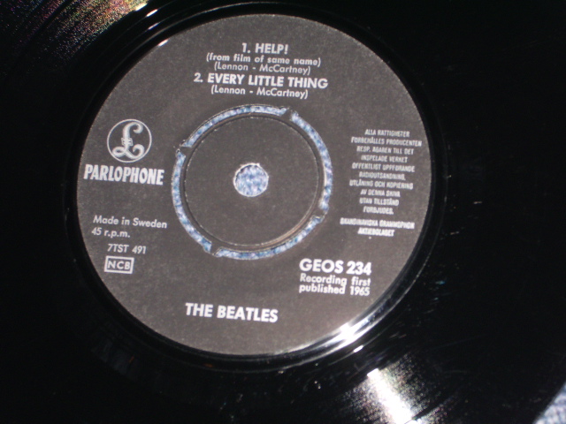 画像: THE BEATLES -  HELP! ( 4 Tracks EP : MINT-/MINT- ) / 1965  SWEDEN ORIGINAL Used 7" EP With PICTURE SLEEVE 