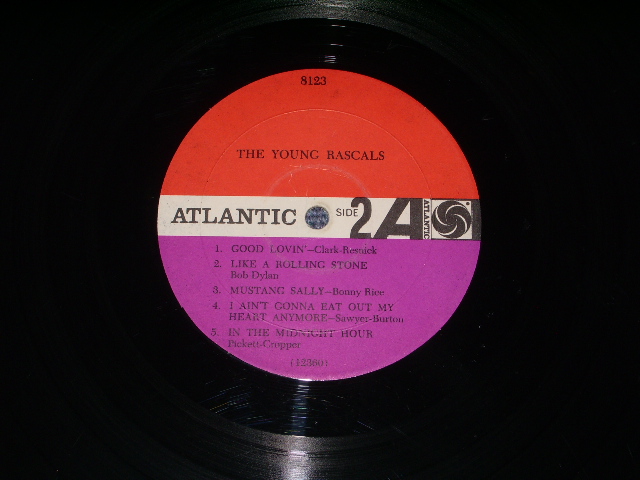 画像: THE YOUNG RASCALS -THE YOUNG RASCALS / 1966 US ORIGINAL 'RED & PRUPLE Label' MONO  LP 