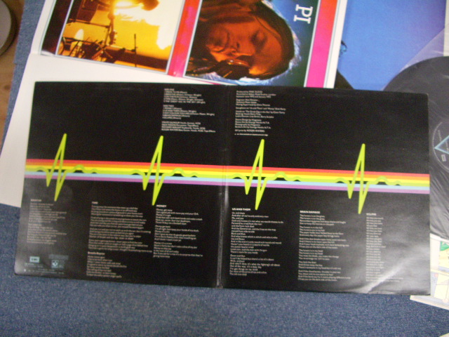 画像: PINK FLOYD - THE DARK SIDE OF THE MOON ( MATRIX NUMBER : A-3/B-2 : 2x STICKER & 2 x POSTER : Ex+/Ex++ )  / 1973 UK ORIGINAL  2nd Press Label Used LP 