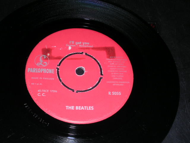 画像: THE BEATLES - SHE LOVES YOU ( RED Label : Ex+++/Ex+++ ) / 1960's  SWEDEN ORIGINAL Used 7" Single With PICTURE SLEEVE 